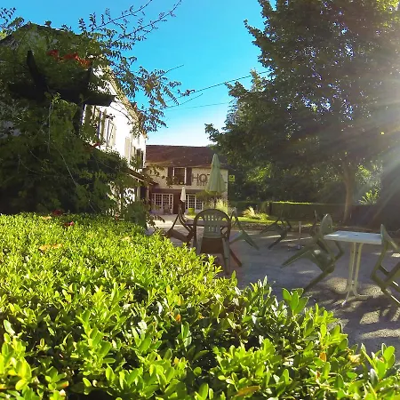 De La Sagne Bed & Breakfast 2*